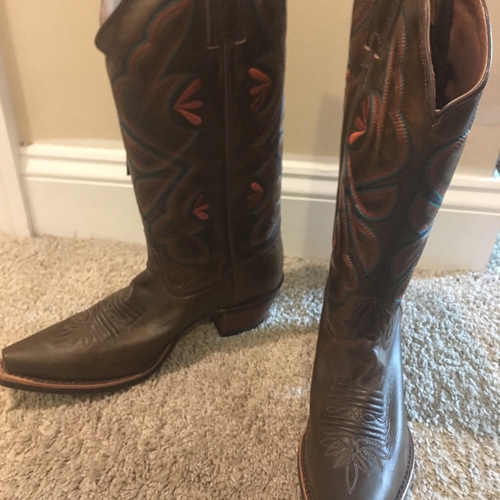 ** New With Tags ** Tony Lama size 8 cowgirl boots